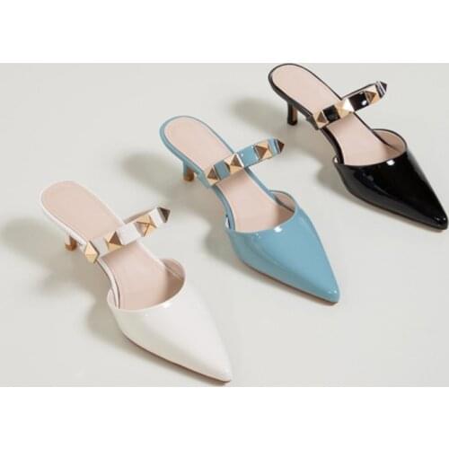 Closed Toe Half Slippers 2021 New Summer Patent Leather Low-Cut Stiletto Heel Pointed Rivets Middle Heel Slippers