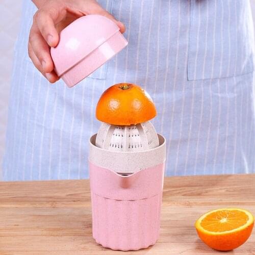 Straw Manual Juice Presser Plastic Mini Juice Presser Lemon Fruit Juice Extractor Orange Presser Household Juice Cup