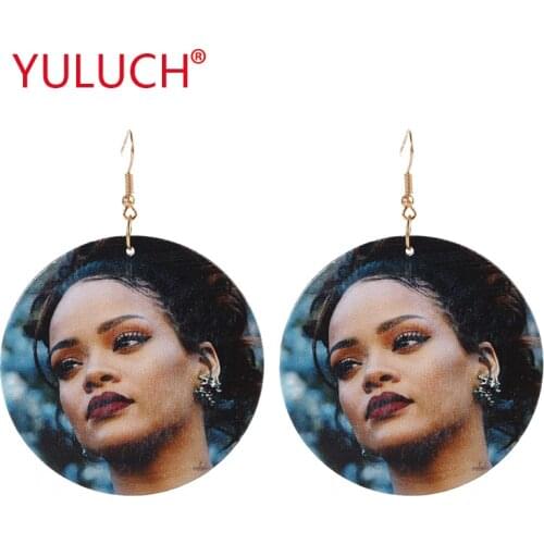 YULUCH 2018 Fashion Jewelry Fashion Woman Natural Handmade Wooden Painting Beautiful Woman Round Pendant Earrings Gift