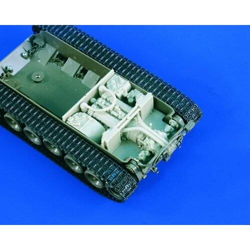 1:35 World War II American M26 Pershing tank resin engine warehouse 35685