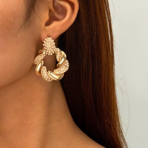 French Retro Geometric Twist Diamond Earrings Temperament Palace Style Imitation Pearl Earrings