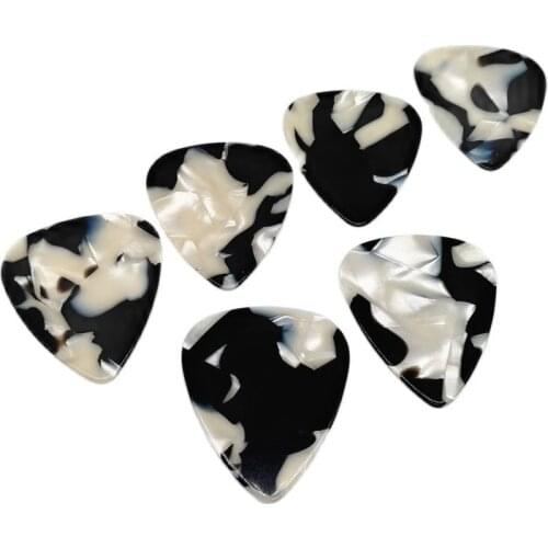 Hot Sale 100pcs milking cow color black and white 0.71mm 0.96mm Celluloid Material Guitar Picks