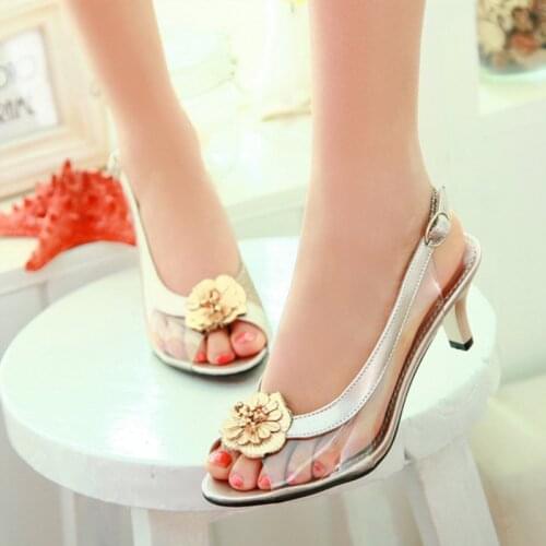 PVC Transparent Summer Sandals Women Fashion Sweet Flower Casual Medium Heels Flip Flops Open Toe Silver Gold Summer Shoes Woman