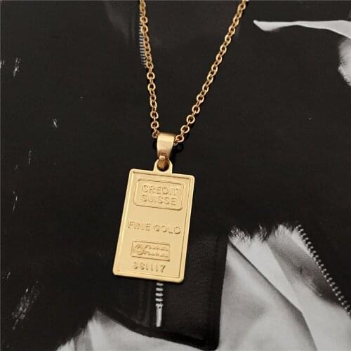 Trendy Gold Color Plating Elegant Queen Engraved Pendant Necklace For Women Girl Casual Party Decoration Romantic Jewelry Access