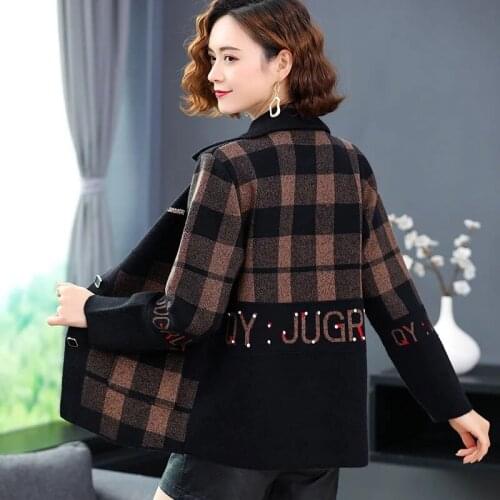 Spring Female Jacket New Lapel Plaid Jacket 2021 Womens Middle-Aged Elderly Loose All-Match Short Coat Knitted Cardigan Women E
