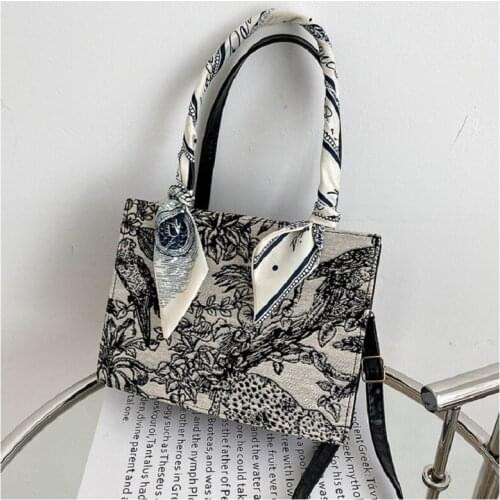 2021 Large Capacity Exquisite Printing Tote Bag Fashion Womens Shoulder Simple Handbag 21040