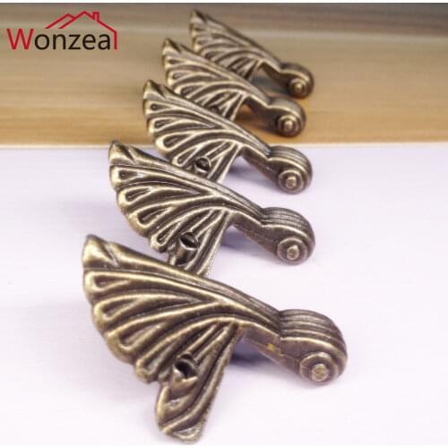 4pcs/lot Antique Jewelry Box Corner Foot Protector Desk Box Edge Antique Bronze Pattern Carved 32x44mm