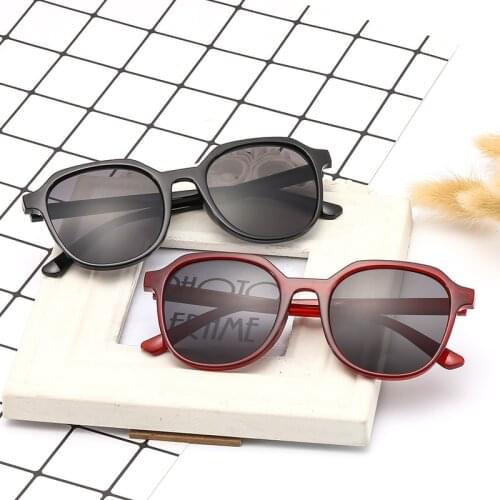 Hot Sale Polarized Sunglasses Women Classic Square Plastic Driving Sun Glasses Fashion Black Shades UV400