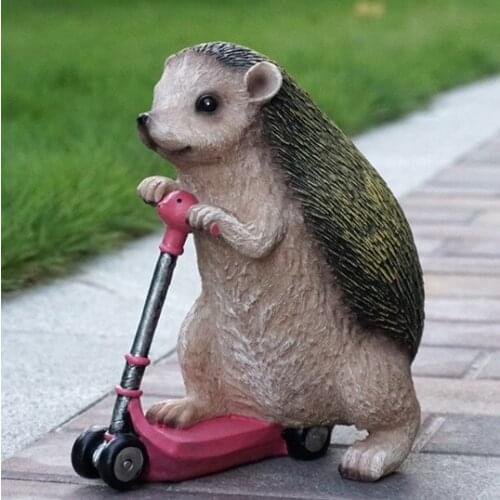 Resin Garden Decoration Animals Hedgehog Simulated Skateboard Home Decor Ornaments Gifts Crafts