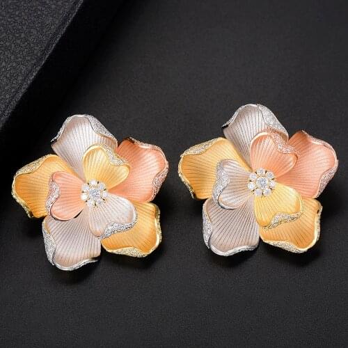 LARRAURI Luxury Trendy 3 Tone Flower Big Stud Earrings for women Wedding Clear Crystal Zircon CZ Dubai Bridal Earring Bohemian Jewelry