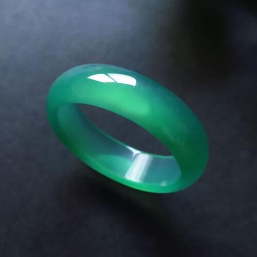 Natural Chinese Green Chalcedony Hand-carved Round Ring Fashion Boutique Jewelry Men and Women Flat Ring Popular Gift