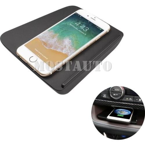 The Phone With QI Wireless Charging 10W For Toyota Highlander Wireless Car Charger Phone Fast Charging Pad 2014-2019