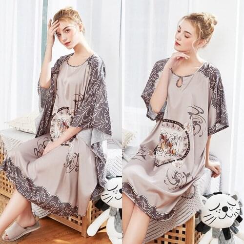2019 new Real Silk Sleepshirts Ma'am Summer Bat Sleeve Nightdress Woman Summer Will Code Home Furnishing Clothes 7050/7013