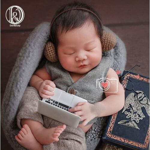 Don&Judy Newborn Photo Props Mini Computer+Headset +Gentleman Costume Hat Set Outfits Baby Creative Studio Shooting Accessories