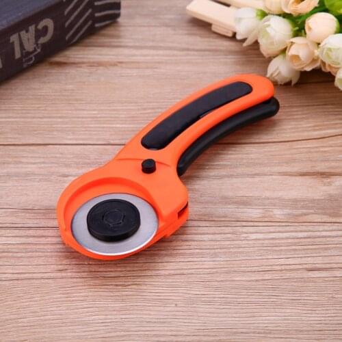Cutting Device Rotary Cutter Quilting Paper Cloth Stainless Steel Patchwork Manual Craft Tool with Safety Lock Button