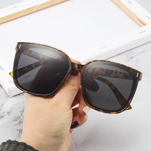 LONSY Classic Vintage Square Sunglasses Women Men Brand Designer Retro Black Luxury Sun Glasses Goggle Oculos Gafas De Sol UV400