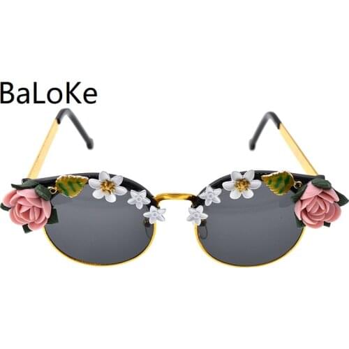 Vintage Women White&Pink Rose Flowers Baroque Sunglasses High Quality Cat Eye Fashion Trend Big Frame Plastic Sun Gasses