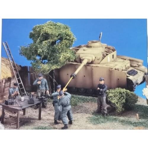 1/35 Resin Figure Model Kit Unassambled Unpainted//833(NO TANK with table)
