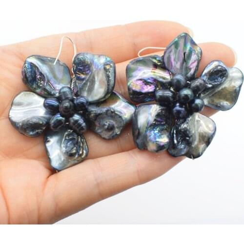 One pair freshwater pearl and shell flower black /white/blue/green/brown earrings 40-50mm wholesale beads nature FPPJ