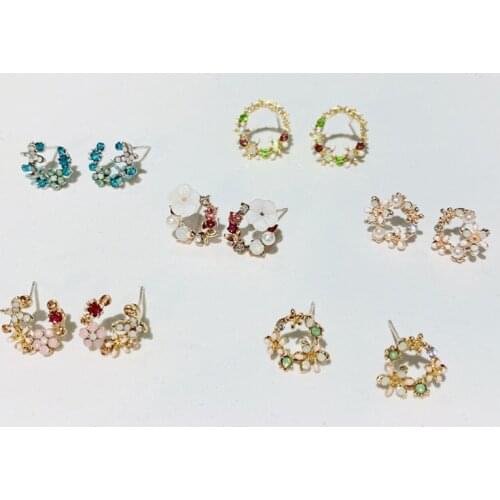 2020 New Trendy Small Colorful Rhinestone Beautiful Wreath Stud Earrings Sweet Romantic Earrings For Women Jewelry Accessory