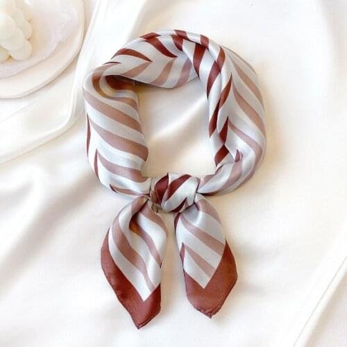 2021 Real Silk Square Neck Scarf Fashion Women Bandana Lady Print Hair Band Neckerchief Foulard Head Scarves Bag Tie New