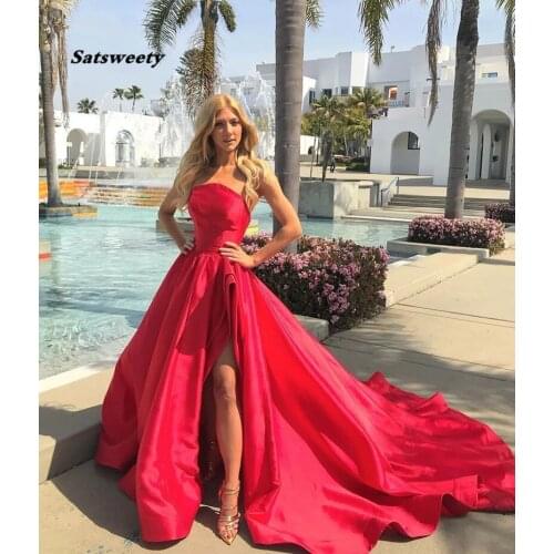 Sexy Strapless Side Slit Red Satin Long Prom Dresses with Train Vestidos Elegantes Formal Evening Dresses Long Abendkleider 2021