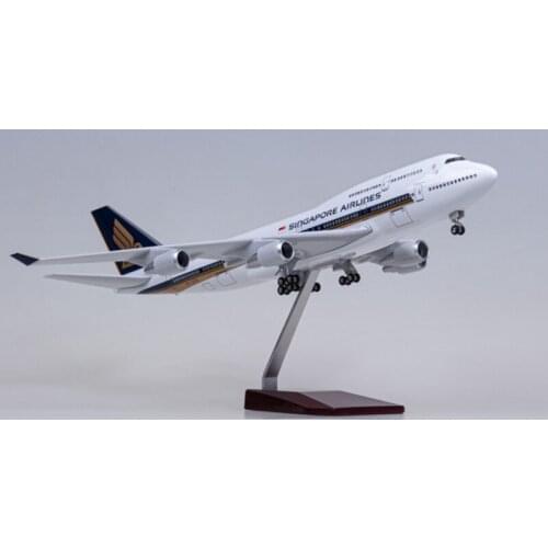 47cm 1/150 Scale Diecast Resin Airplane Model Toys B747 AIR Singapore Airways Aircraft Model with Light and Wheel Plane