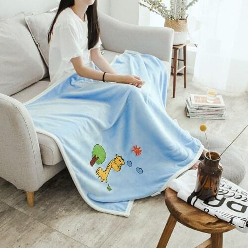 Cute blue blankets kid quilts twin single girls blankets soft Throw Flannel blanket on Bed/car/sofa children cartoon giraffe rug