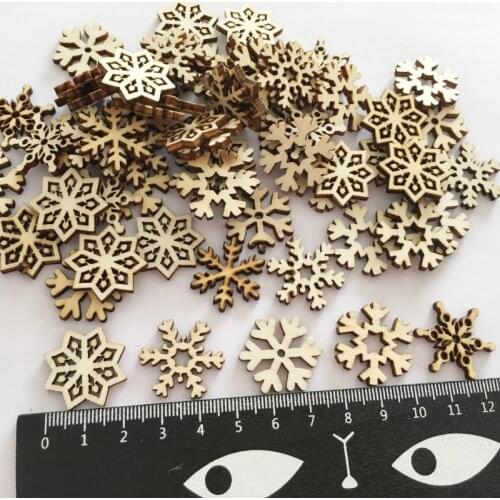 50pcs Mini DIY Natural Wooden Snowflake Decoration Winter Snow 2020 Merry Christmas Decorations for Home Happy New Year Supplies