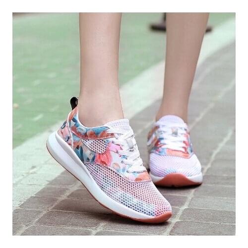 2020 New Mesh Summer Women Flat Vulcanized Shoes Lace Up Hollow Out Breathable Mixed Color Light Soft Comfort Walking Ladies