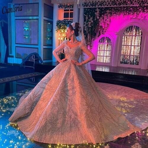 Luxurious Crystal Appliques Long Sleeve Arabic Ball Gown Wedding Dress Scoop Beading Diamond Saudi Dubai Bridal Gown
