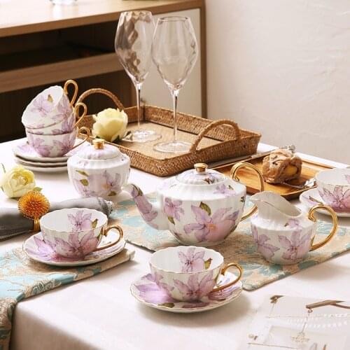 Noble Tea Cup Set Coffee Creative European Style Flower Cup Luxury Golden Handle Cup And Saucer Tazas Bone China Tea Set EF50BD