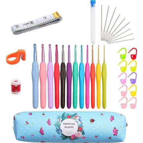 New Crochet Needle Hook Set 12 Pcs Ergonomic Soft Grip Handle Large-Eye Blunt Knitting Hooks Needles Kit With Case For Mom Gift