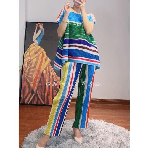 HOT SELLING Miyake fold fashion o-neck short sleeve T-shirts + stripe Straight-leg pants print two-piece suit IN STOCK