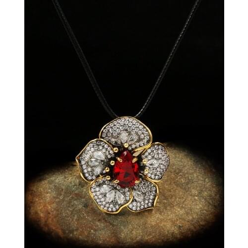 New Style Full Color Zircon Flower Pendant Necklace Luxury Wild 925 Silver Ladies Sweater Chain Flower Jewelry Clavicle Chain