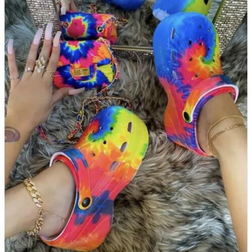 2020 Serpentine Small Hole Women Sandals Cute Slippers Platform Thick Bottom Back Strap Summer Ladies Rainbow Casual Shoes