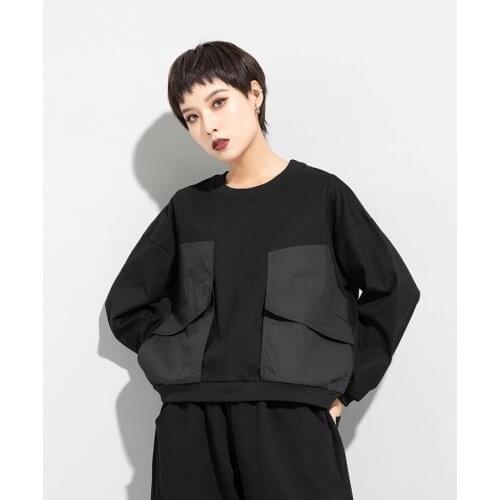 Fashion brand 2021 autumn and winter new black niche design t-shirt Street personalized stitching pocket versatile casual top