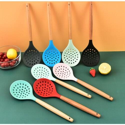 Lightweight Practical Slotted Spoon Scoop Strainer Colander Wooden Handle Skimmer Spoon Wear-resistant for Baking