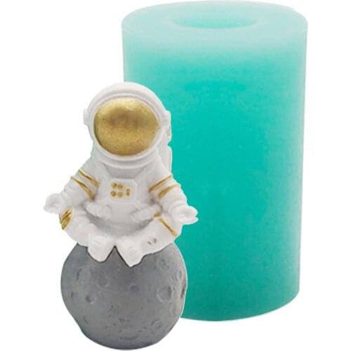 Cartoon 3D Spaceman Astronaut Silicone Mold Astronaut Clay Resin Mold Cake Fondant Silicone Mould Baking Tool Resin Ornaments