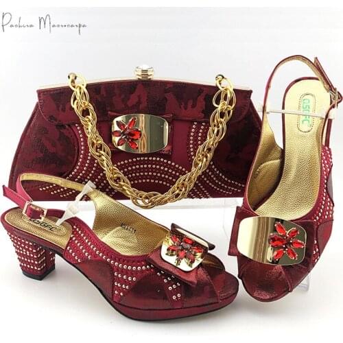 2021 African Hot Selling Italian Design Nigerian Fashion Crystal and Metal Decoration Style Women Shoes and Bag Set in Wine