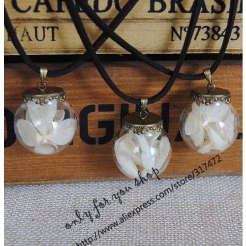 10pcs Dry Flower lobular hydrangea Glass Vial Pendant Necklace Glass Globe Velvet rope Leather necklace (finished necklace)