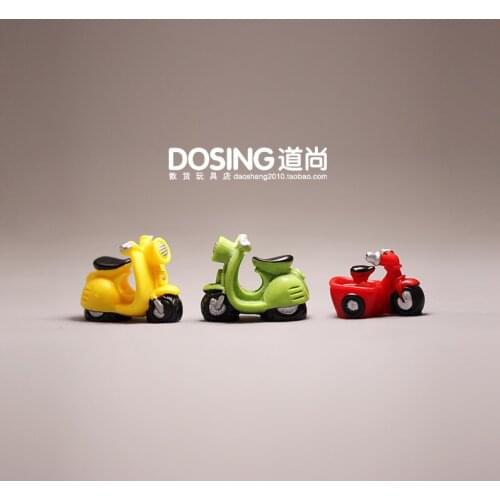Miniature Model Mini Version Small Motorcycle Resin Scene Decoration Action Figures Toys for Children Kids Doll Home Decor