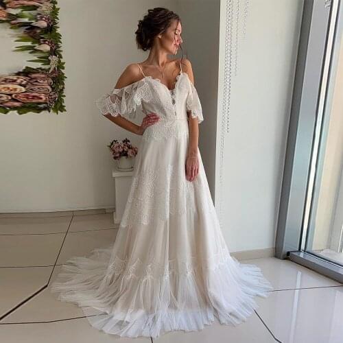 Bohemian Wedding Dresses 2020 Off Shoulder A Line Lace Appliqued Boho Robe de Mariage Beach Backless Bridal Gowns