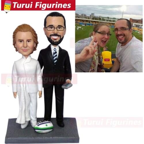 Custom baseball fans figurine from photos to mini statue sculptures polymer clay resin wedding cake topper baseball fans dolls