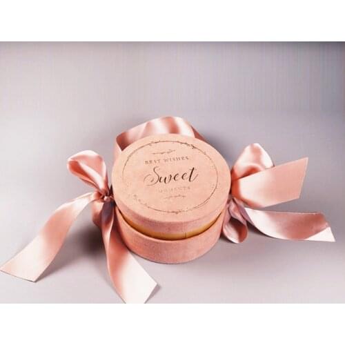 2pcs2020 New Creative Wedding Wedding Candies Box Bridesmaid Souvenir Box Custom Ins Style Little Red Book Push Storage Gift Box