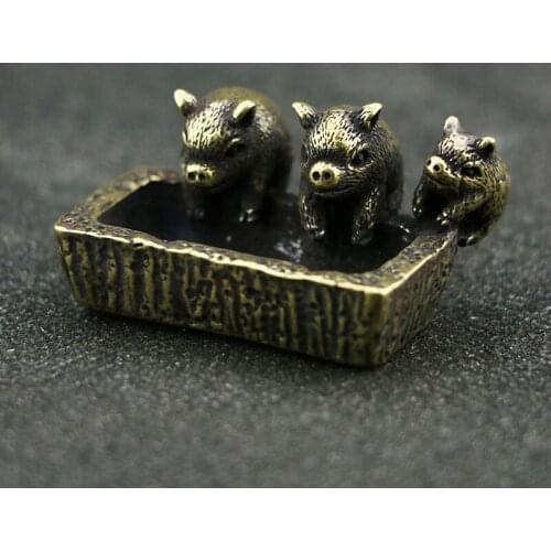 Mini Cute Retro Brass 3 Feeding Pigs Statue Decoration Ornament Animal Sculpture Home Office Desk Ornament Funny Toy Gift