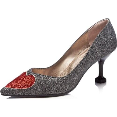 The new during the spring and autumn 2018 wedding shoe size size 32-48 shallow mouth pointed with fine with high fashion