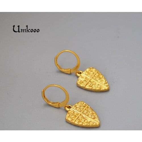 New Trendy Leaf Earrings for Women Charms Vintage Gold Color Small Shield Drop Earrings Fashion Jewelry Accessories Friend Gifts