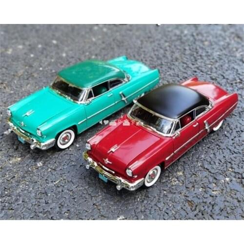 Road Signature 1/18 For Lincoln Capri 1952 Diecast Car Model Kids Boys Girls Toys Gifts Green/Red Display Collection Ornaments