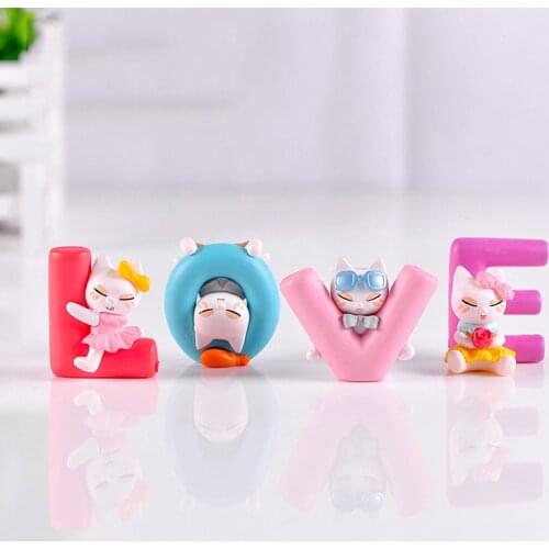 4PCS LOVE Cat Miniature Fairy Garden Micro Landscape Miniatures Figurines Home Decoration Accessories Resin Desk Ornaments